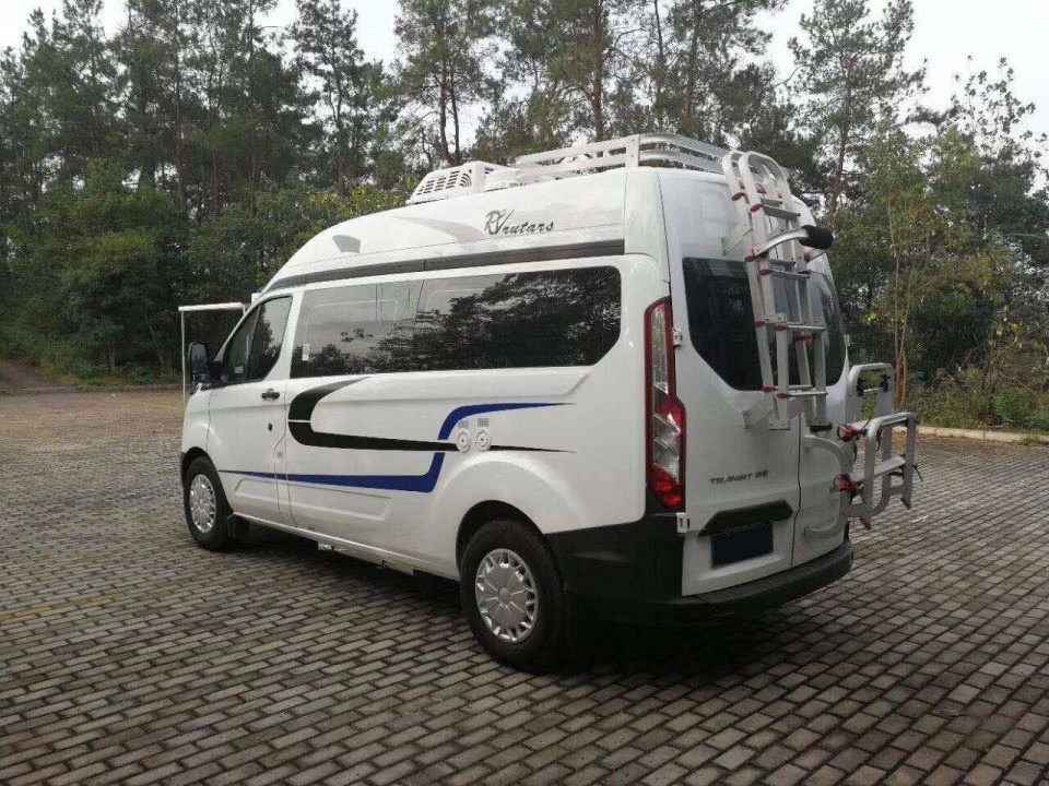 B型房車 全順?lè)寇?國(guó)產(chǎn)房車報(bào)價(jià)15271321777