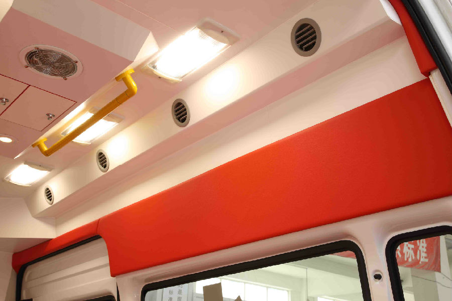 東風(fēng)御風(fēng)救護(hù)車