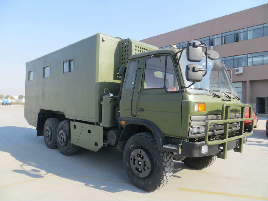 六驅(qū)炊事 車