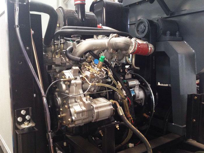 掃路車副發(fā)動(dòng)機(jī)