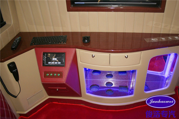 俊浩房車:15342793888