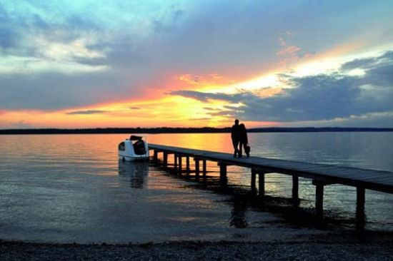 點擊圖片進(jìn)入下一頁 德國設(shè)計水陸兩棲房車