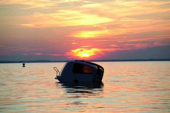 點擊圖片進(jìn)入下一頁 德國設(shè)計水陸兩棲房車