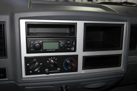 6.66萬起 南京依維柯超越上駿X300實(shí)拍