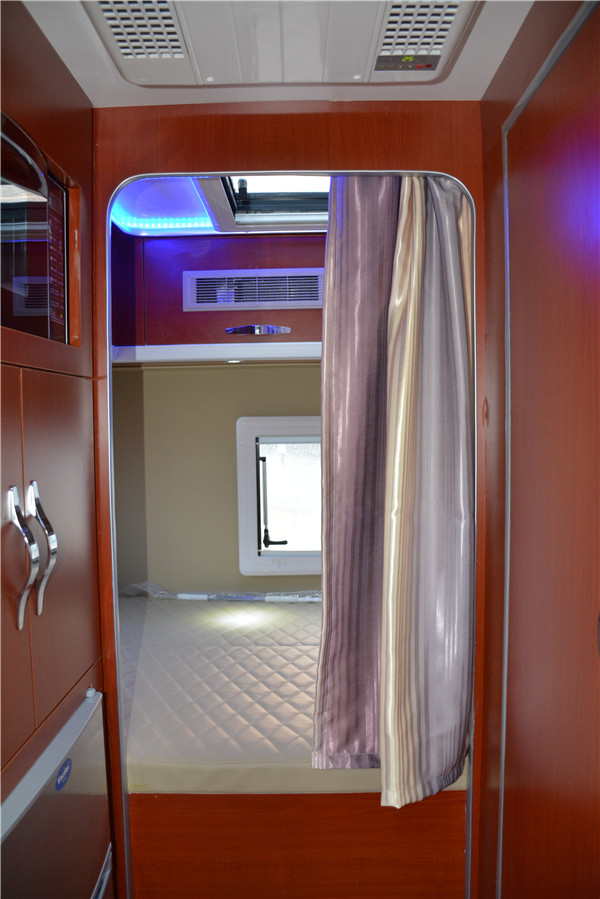 依維柯尾部床鋪